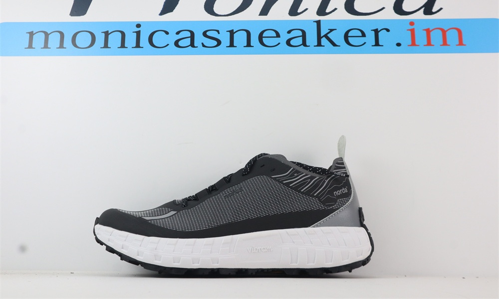 NORDA 001 Mesh Running Sneakers In Black