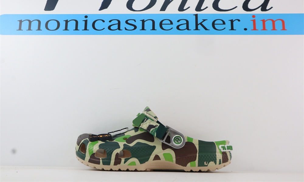 Crocs Classic Clog A Bathing Ape ABC...